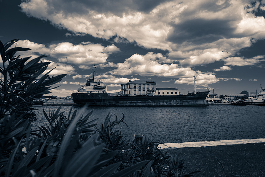 Le vieux cargo rouillé Rio Tagus, Sète