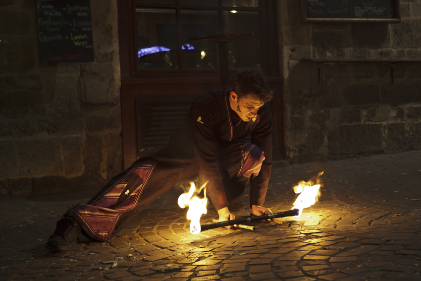 Des Femmes et des Flammes, Cie Zérafa - Fête des Lumières à Montpellier, quartier St Roch, 2013-12-07