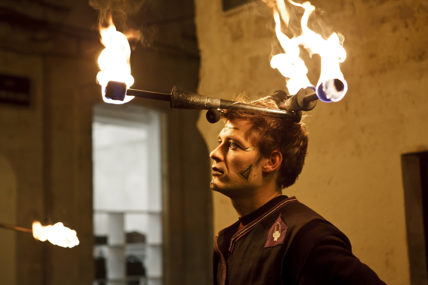 Des Femmes et des Flammes, Cie Zérafa - Fête des Lumières à Montpellier, quartier St Roch, 2013-12-07