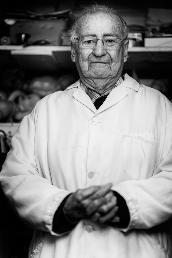 Portrait de M Géraud dans son atelier